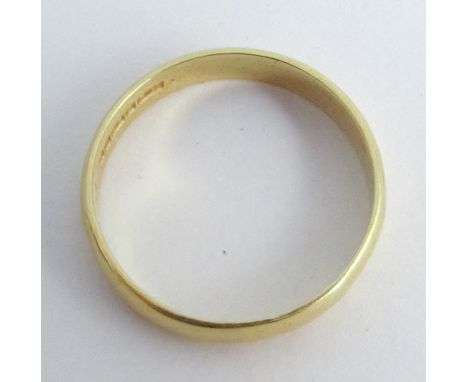 A 22 carat gold wedding ring, 3.6g gross