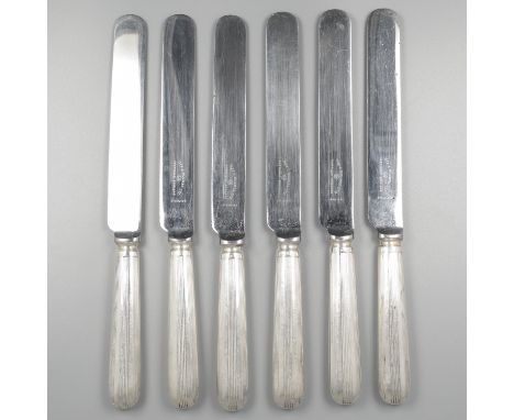 No reserve - 6-piece set of dinner knives silver. Equipped with ribbed decorated handle. Filled handles and stainless steel b