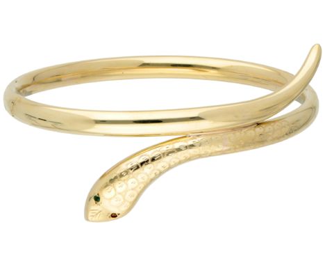 No reserve - Vintage 14K yellow gold bangle bracelet in the shape of a snake. Partly smooth and partly engraved band. With a 