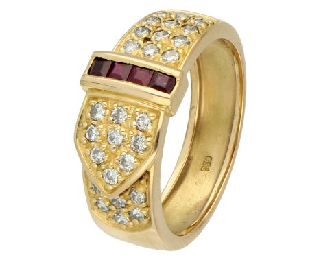 No reserve - 18K Yellow gold buckle ring set with diamond and ruby. With four square cut natural rubies in a rail setting sur
