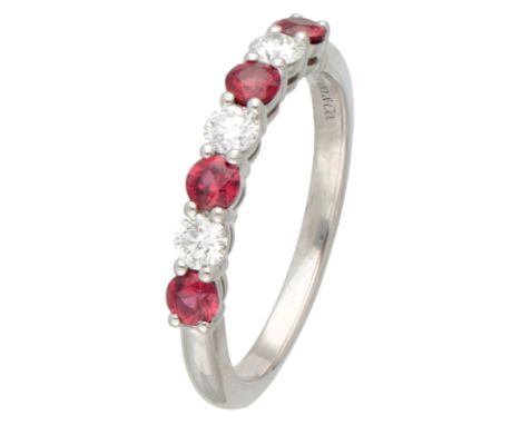 No reserve - Tiffany &amp; Co. platinum demi-alliance ring set with ruby and diamond. Set with four faceted natural rubies of