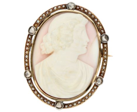 No reserve - Antique 18K yellow gold pendant / brooch shell cameo with seed pearls and diamond. Shell cameo (approx. 36 mm x 