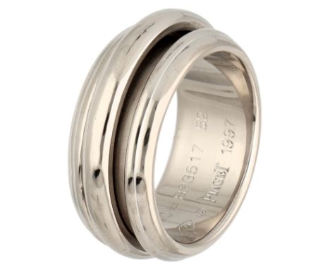 No reserve - Piaget 18K white gold 'Possesion' band ring. With inscription 6-12-2000. In worn condition. Hallmarks: 750 Dutch