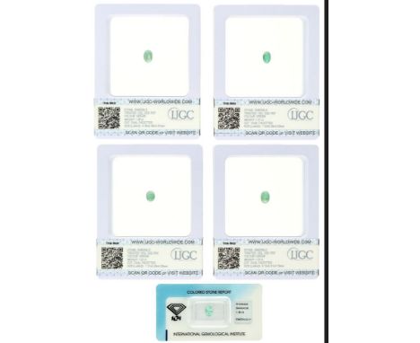 No reserve - Lot of five certified natural emeralds between 1.23 and 1.36 ct. Four x green and heavily included (IJGC) and 1 