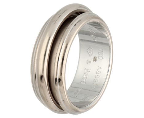 No reserve - Piaget 18K white gold 'Possession' band ring. With inscription 6-12-2000. In worn condition. Hallmarks: 750 Dutc