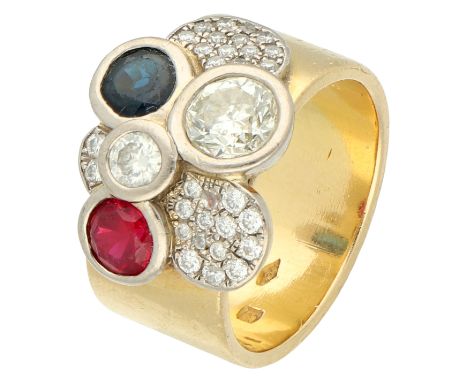 No reserve - 18K Yellow gold ring set with approx. 1.05 ct. diamond, ruby and sapphire. Set with a brilliant cut diamond of a