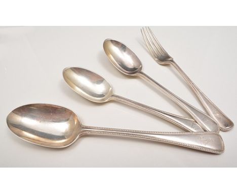 Pair of Victorian dessert spoons, London 1896, engraved crests, matching dessert fork and tablespoon (4).