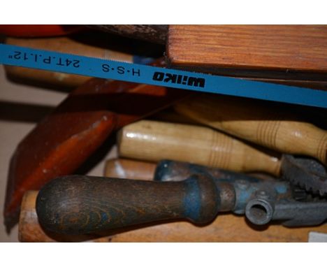 This Lot is at Gildings Market Harborough Sale Room.

A quantity of hand tools, builders tools, etc, (qty).