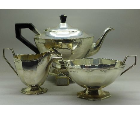 A three piece silver Art Deco tea service, Birmingham 1935/1936, by Elkington & Co., total weight 916g, 29oz