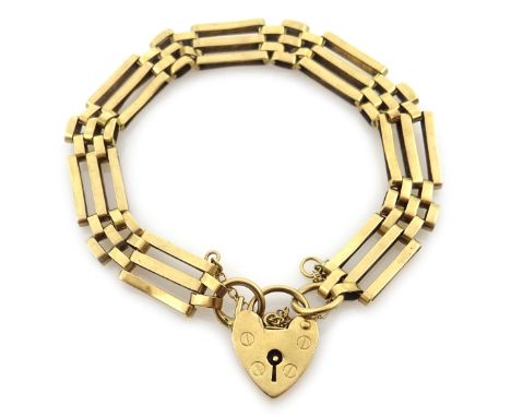 9ct gold gate bracelet hallmarked Condition Report 11.3gmClick here for further images, condition, auction times & delivery c