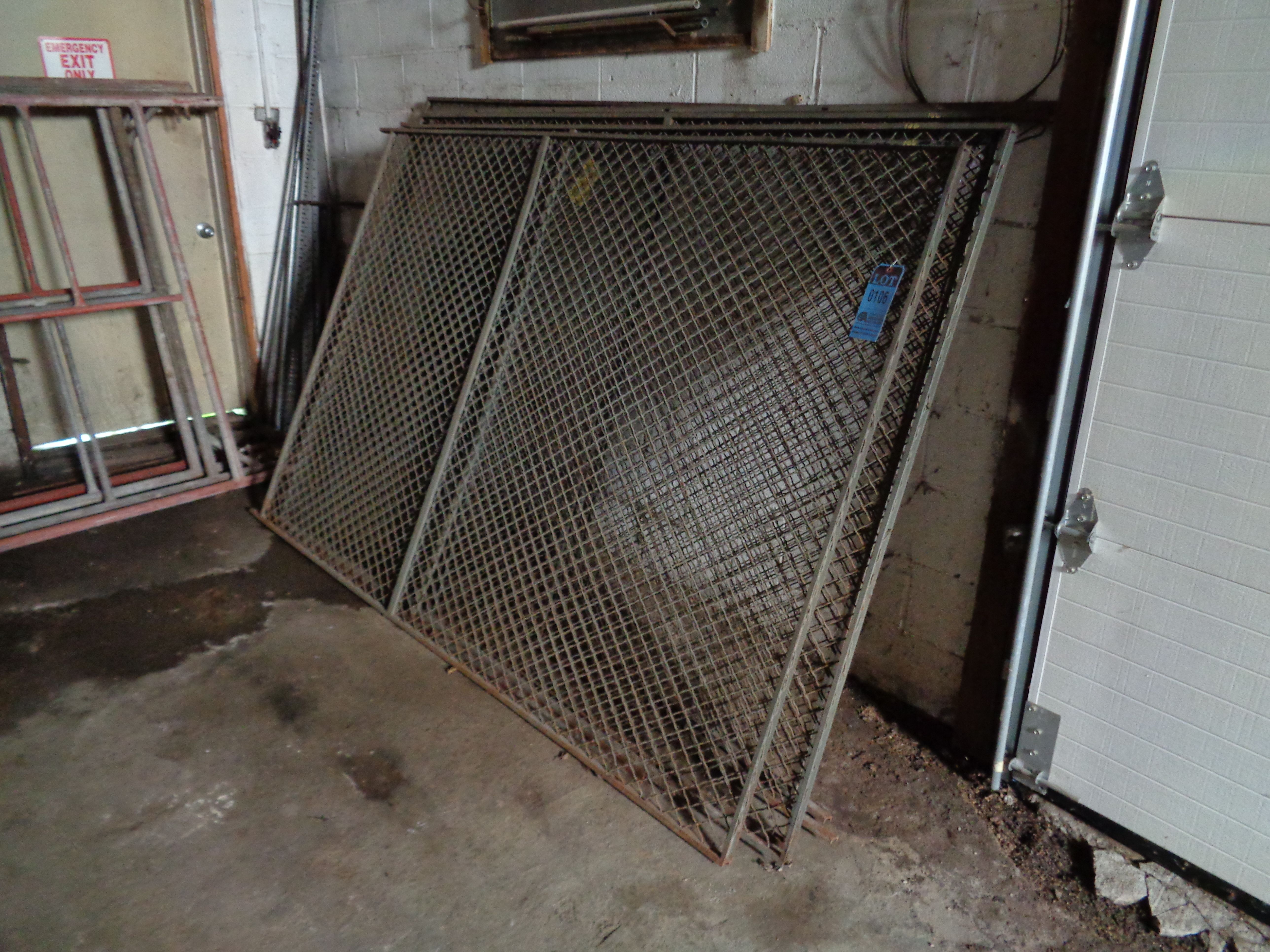 (LOT) STEEL CRIB FENCE