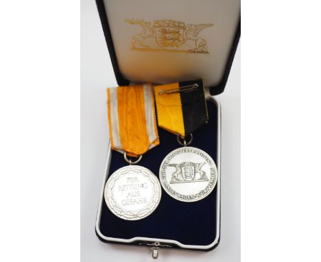 Baden-Württemberg: Nachlass eines Lebensretters.1.) Lebensrettungsmedaille, 2. Fassung, 2.) Medaille für Treue Arbeit, im Etu
