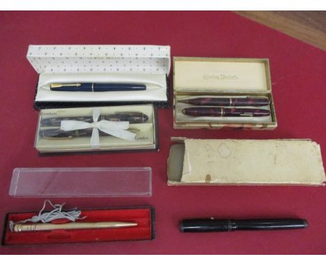 A quantity of vintage pens to include a Barnham duo pen set in original box and a Parker fountain pen 