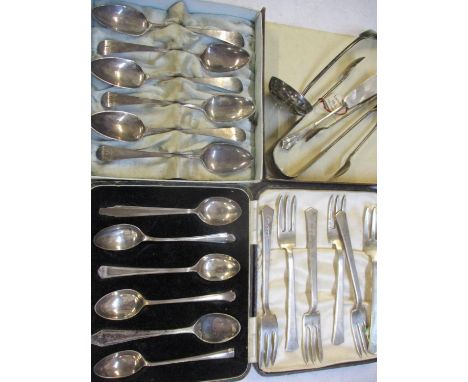 Two sets of six silver teaspoons and other silver items of cutlery and flatware, total weight 434g 