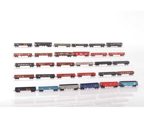 Rivarossi Revell and other makers  unboxed American HO Gauge various Railroads and Companies Gondola and Hopper wagons (41), 