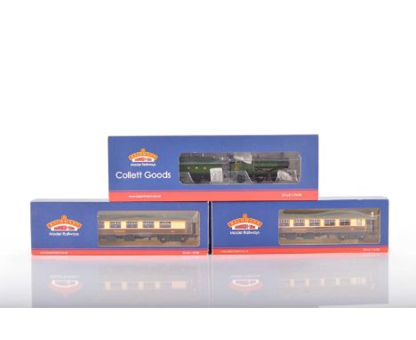 Bachmann boxed 00 Gauge GWR Green Collett Locomotive and Tender and Two Pullman Coaches (3), 32-310 Collett Goods No 3217, 39