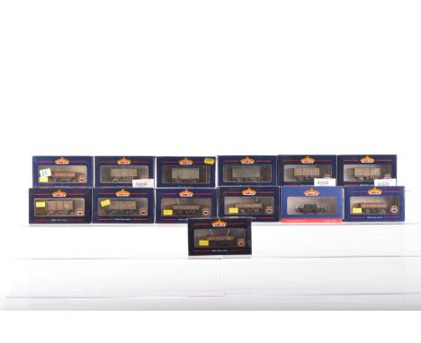Bachmann boxed 00 Gauge weathered Goods wagons (13), including various grey mineral wagons (5), steel sand tippler wagons (5)