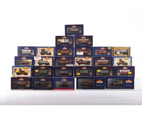 Bachmann boxed 00 Gauge mixed mainly BR Goods Rolling Stock (26), brown steel open wagons (6), Shock Absorbing open wagon and