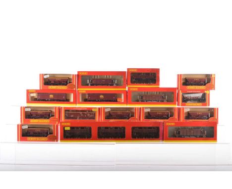 Hornby 00 Gauge China and Margate boxed EWS maroon wagons (18 wagons, 16 boxes) R6050 Top Link series HEA Hopper (7), R6041 s