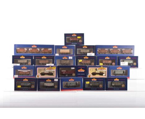 Bachmann boxed 00 Gauge mixed Goods Rolling stock including weathered wagons (21 boxes, 25 wagons), Weathered, 38-2301Z and  