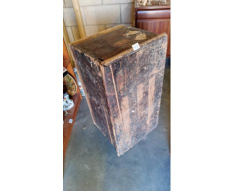 A travel trunk for restoration