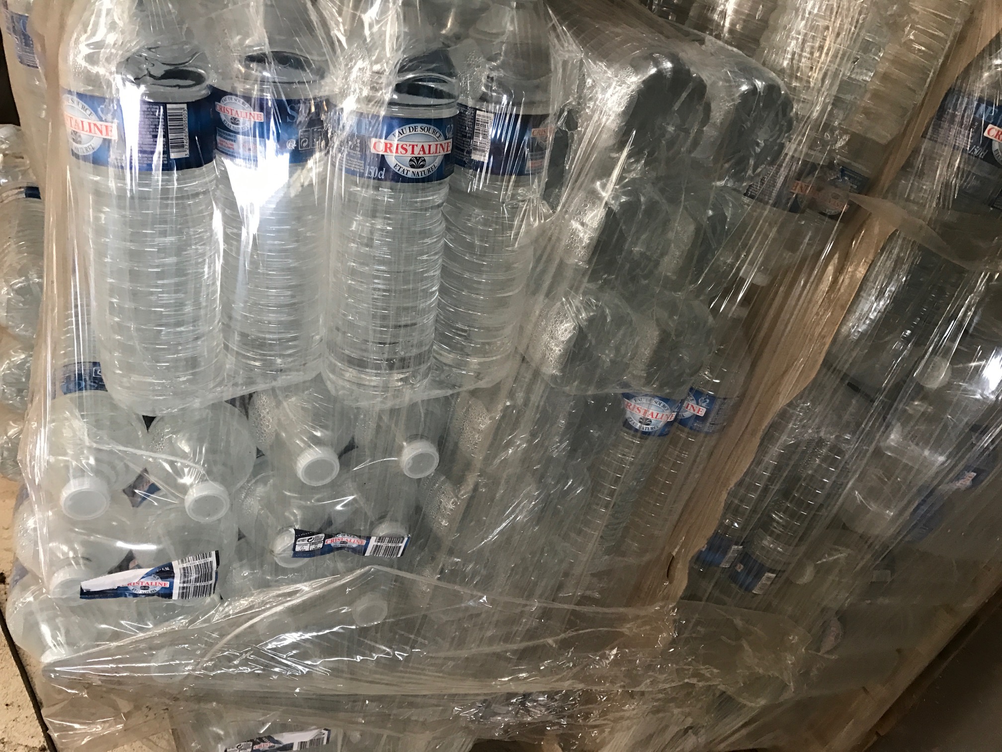 Approx 480 Bottles of large water on a pallet. 150CL bottles Sell by ...