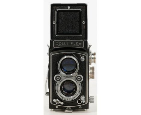 Rolleiflex DBP DBGM Synchro-Compur Franke &amp; Heidecke Camera  Serial #1252354, having a Tessar 75mm lens and a Rolleiflex 