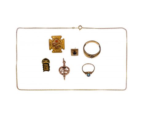 14k and 10k Yellow Gold Jewelry Assortment  (7) items including a pin marked '14k'; and (2) rings, (2) pins, pendant and a ne