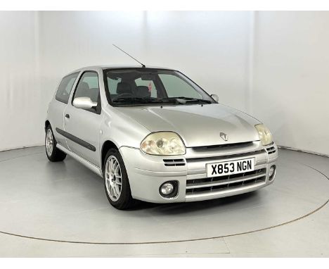 Registration: X853NGN  VIN: VF1CB1C0F23779074  Mileage Showing: 65,000  Transmission: Manual  MOT: 12/02/2025Sought after Pha