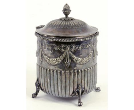 AN EPNS BISCUIT BARREL EMBOSSED WITH SWAGS, 17CM H, C1900 AND AN EPNS FLASK