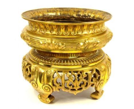 A LATE 19TH CENTURY CHINESE STYLE BRONZE JARDINIERE STAND WITH OPENWORK FOOT, 37CM H