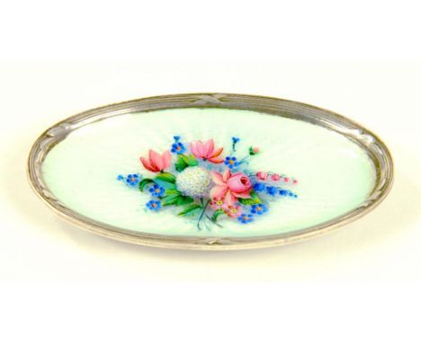 A SILVER AND GUILLOCHE ENAMEL OVAL PIN TRAY, THE CENTRE PAINTED WITH FLOWERS, 8CM W, APPARENTLY UNMARKED, C1920