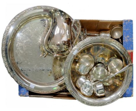 MISCELLANEOUS EPNS ARTICLES TO INCLUDE TEA TRAYS, SALVER, PUNCH BOWL AND CUPS AND HOLLOW WARE
