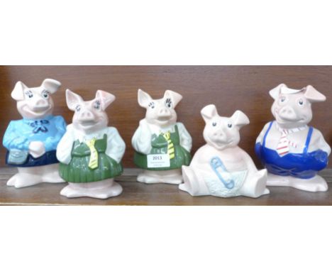 Five NatWest Wade pig money banks 