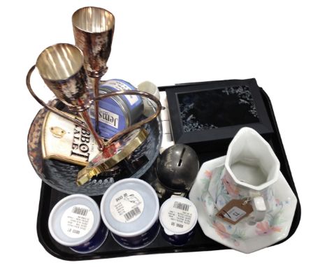 A Royal Winton floral-patterned jug &amp; basin set, together with a jewellery box, a photo frame, onyx egg cup, pill boxes, 