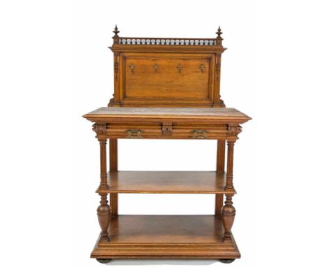 Konsolschrank/-Anrichte um 1880, Eiche massiv, Zarge mit zwei Schubladen, diese mit Zentralschloss, 187 x 110 x 55 cmConsole 