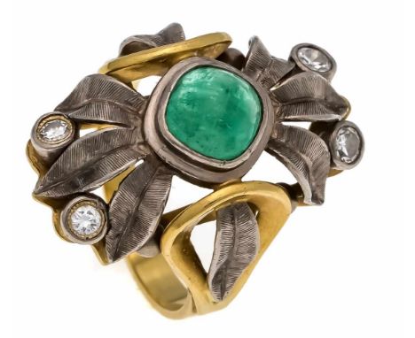 Smaragd-Altschliff-Diamant-Ring GG/WG 750/000 mit einem Smaragdcabochon 7 mm in guter Farbe und 4 Altschliff-Diamanten, zus. 