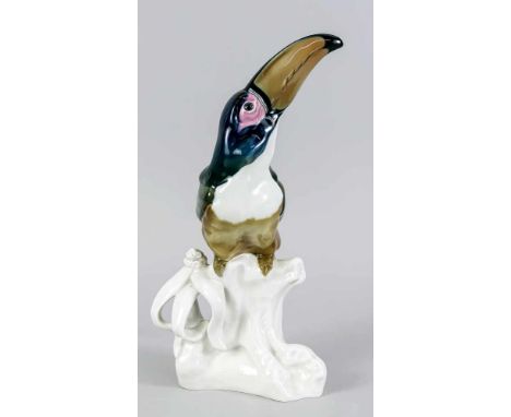 Jugendstilfigur, Pfefferfresser auf Stamm, Meissen, Marke nach 1934, 1. W., Entwurf Paul Walther ( 1876 Meissen - 1933 Meisse