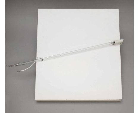 François Morellet (1926-2016), frz. Minimalist und Lichtkünstler. ''Tableau 10°-100°, Médiane 90'', Multiple, 2003, Neonröhre