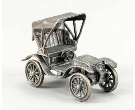 Miniatur-Oldtimer, Italien, 20. Jh., Silber 800/000, L. 5,5 cm, ca. 53 gMiniature vintage car, Italy, 20th century, silver 80