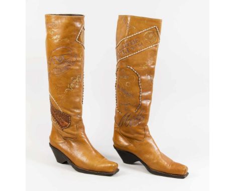 Cowboy Stiefel von Baldinini, Größe 40. Braunes Leder mit Applikationen und Schriftverziehrungen. Leichte GebrauchsspurenCowb