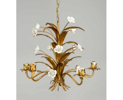 Deckenlampe, Ende 19. Jh., in Gebindeform mit Blättern und Porzellanblüten (Rosen), leicht ber. &amp; best., T. 82 cm (mit Ke