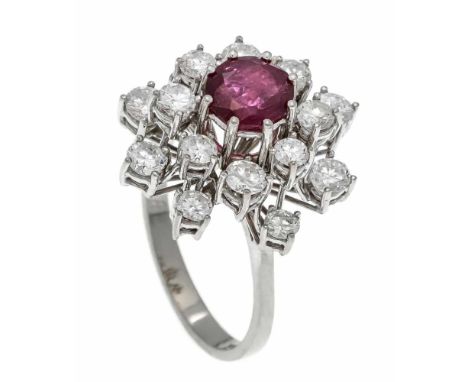 Rubin-Brillant-Ring WG 750/000 mit einem oval fac. Rubin 7 x 6,5 mm in guter Farbe und 16 Brillanten, zus. 1,78 ct l.get.W-W/