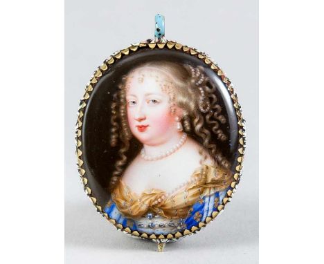 Miniaturmaler des wohl 17. Jh., ovale Miniaturmalerei mit dem Bildnis einer Frau mit Perlenkette und Korkenzieherlocken, unsi