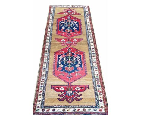 Teppich, 320 x 110 cmCarpet, 320 x 110 cm