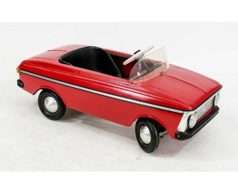 Kettcar/Gocard/Tretauto, UdSSR, wohl 1980er Jahre. Karosserie Rot lackiert.Tretmechanismus. Aufkleber auf dem Heck ''Moskvich