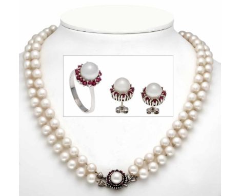 Akoya-Rubin-Set WG 585/000 mit Akoyaperlen 8,5 - 7,5 mm und rund fac. Rubinen 2 mm, Akoya-Collier mit Steckschließe, 2-reihig