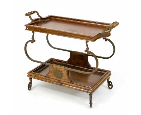 Bar-/Servierwagen, 20. Jh., Nussbaum massiv, Messinggestell auf Rollenfüßchen, 70 x 90 x 43 cmBar/serving trolley, 20th c., s