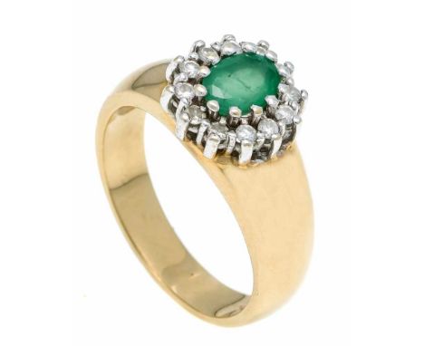Smaragd-Brillant-Ring GG/WG 585/000 mit einem oval fac. Smaragd 7 x 5 mm und 12 Brillanten, zus. 0,24 ct l.get.W/SI-PI1, RG 6