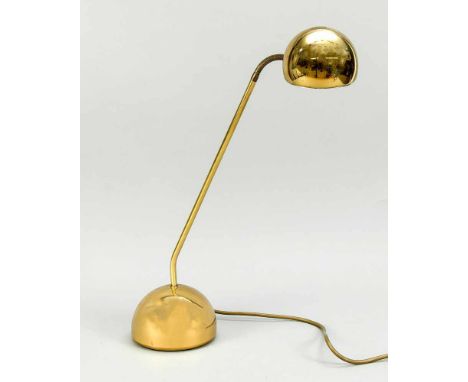 Tischlampe, 20. Jh., Halbkugelfuß, schräg gestellter Schaft, Halbkugelschirm, Halogen, leicht ber., H. ca. 50 cmTable lamp, 2